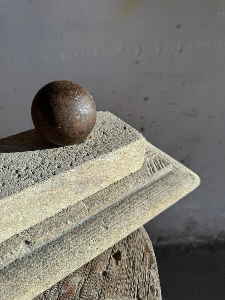photo furniture Cannonballs On Pedestal By Walter De Buck, Set Of 4