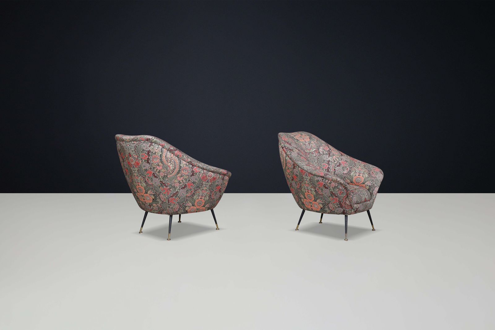 Federico Munari Armchairs In Original Floral Upholstery With Brass Feet. photo vintage