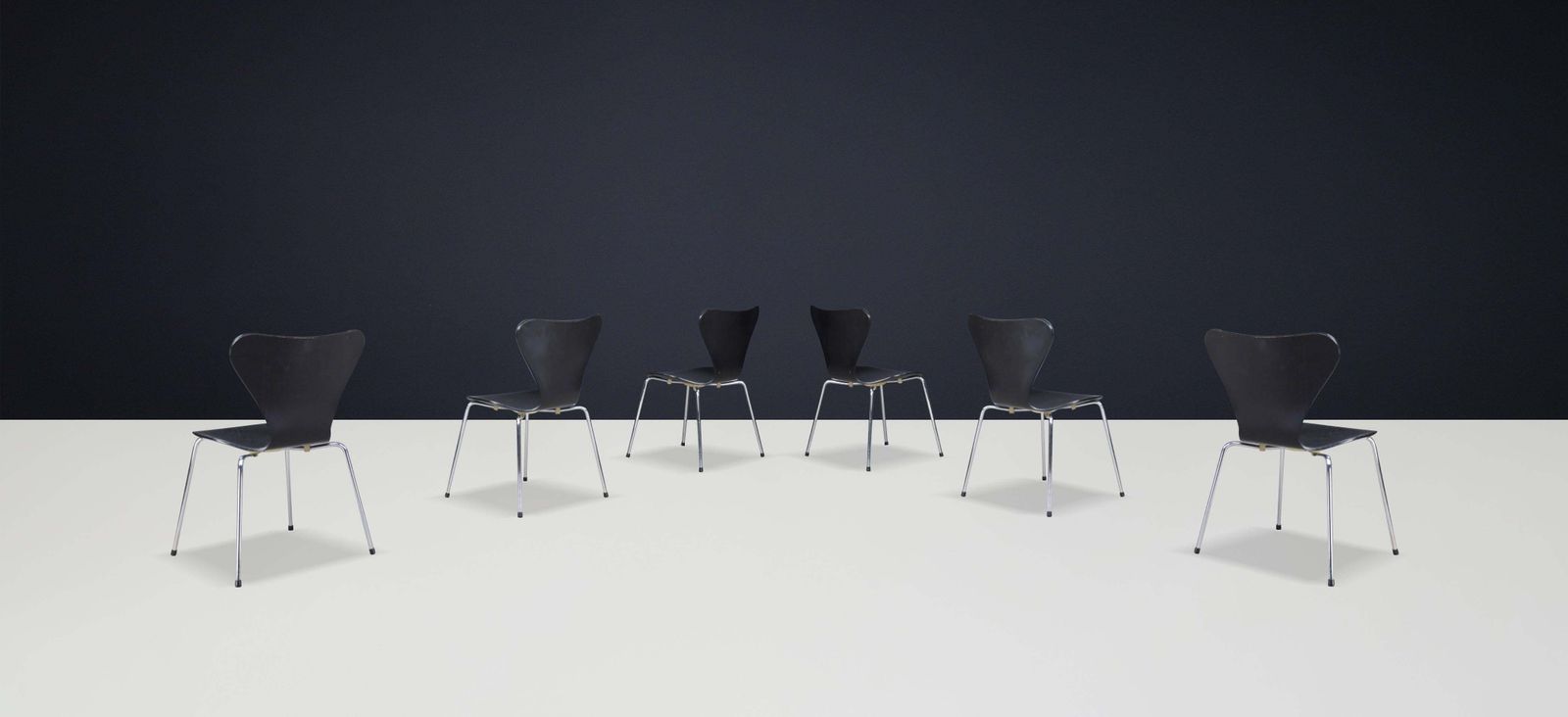 Scandinavian Black Arne Jacobsen For Fritz Hansen 3107 Series 7 Dining Chair photo Furniture