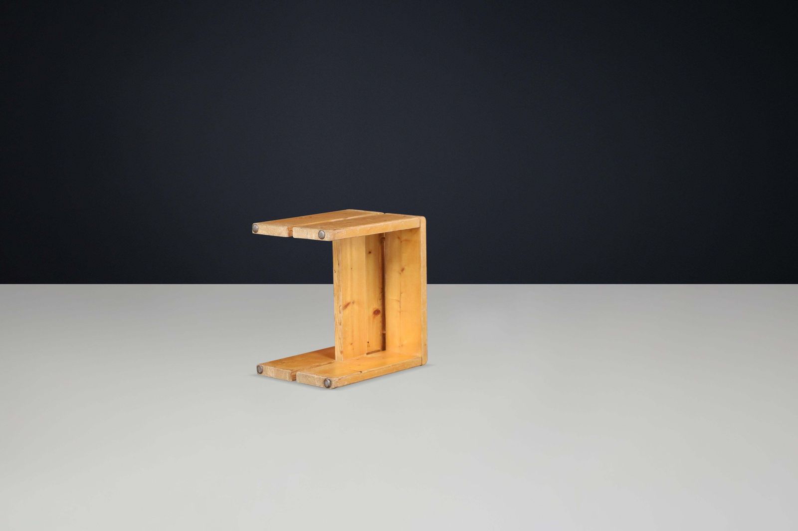 Charlotte Perriand Mid Century Pine Stool, Les Arcs Ski Resort, 1960s photo vinterior