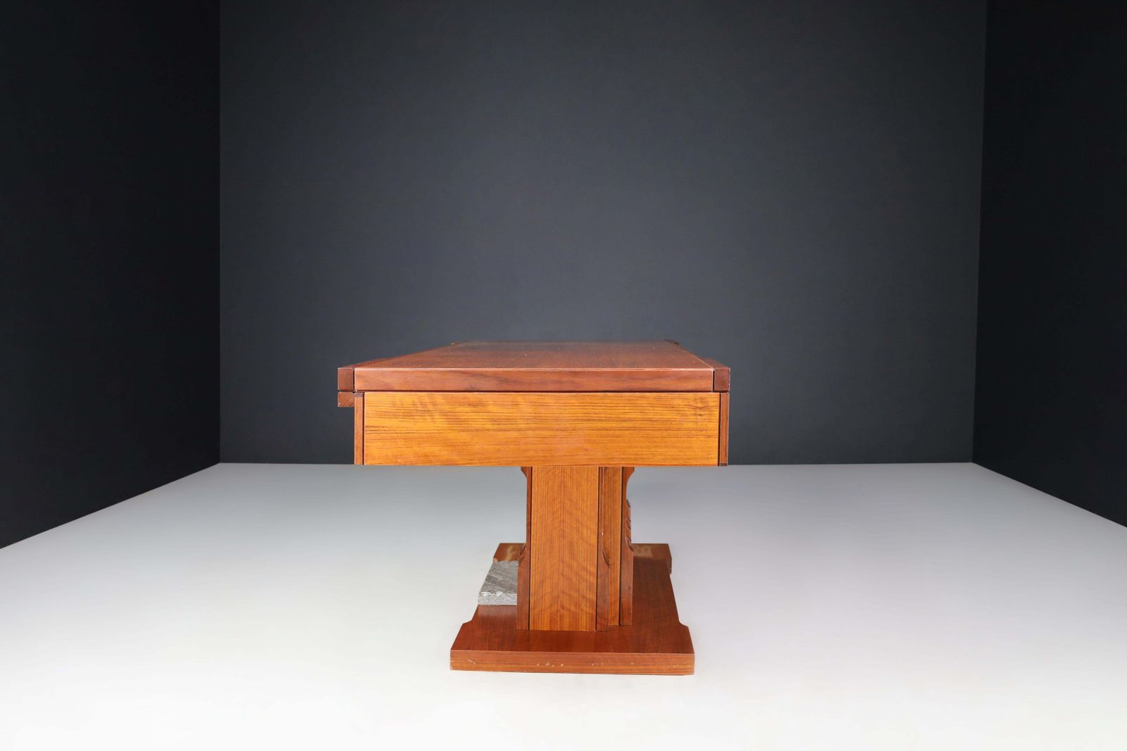 Luciano Frigerio Presidential Writing Desk In Walnut, Italy 1970s photo 4618.0