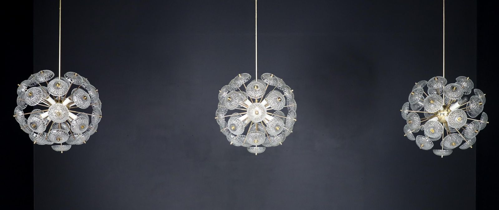 photo vintage Mid Century Modern Brass Floral Glass And Brass Chandelier,  Europe, 1960s