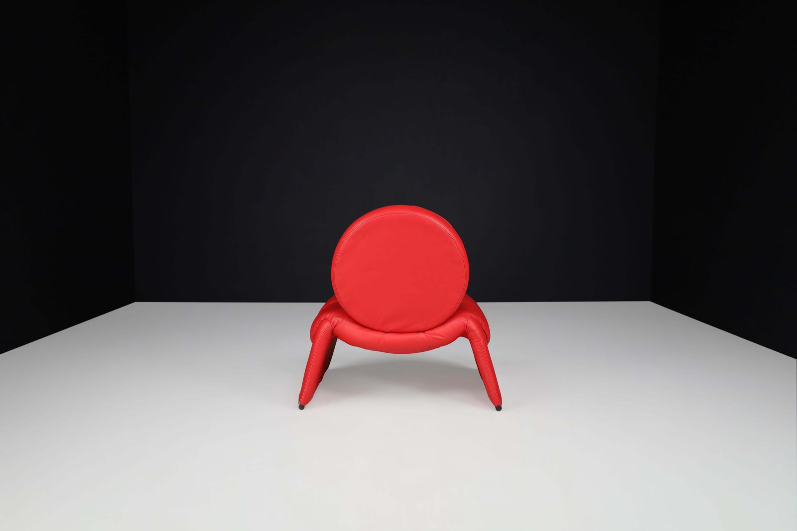 Vittorio Introini For Saporiti Italia Red Leather Lounge Chair, Italy, 1980s photo vintage