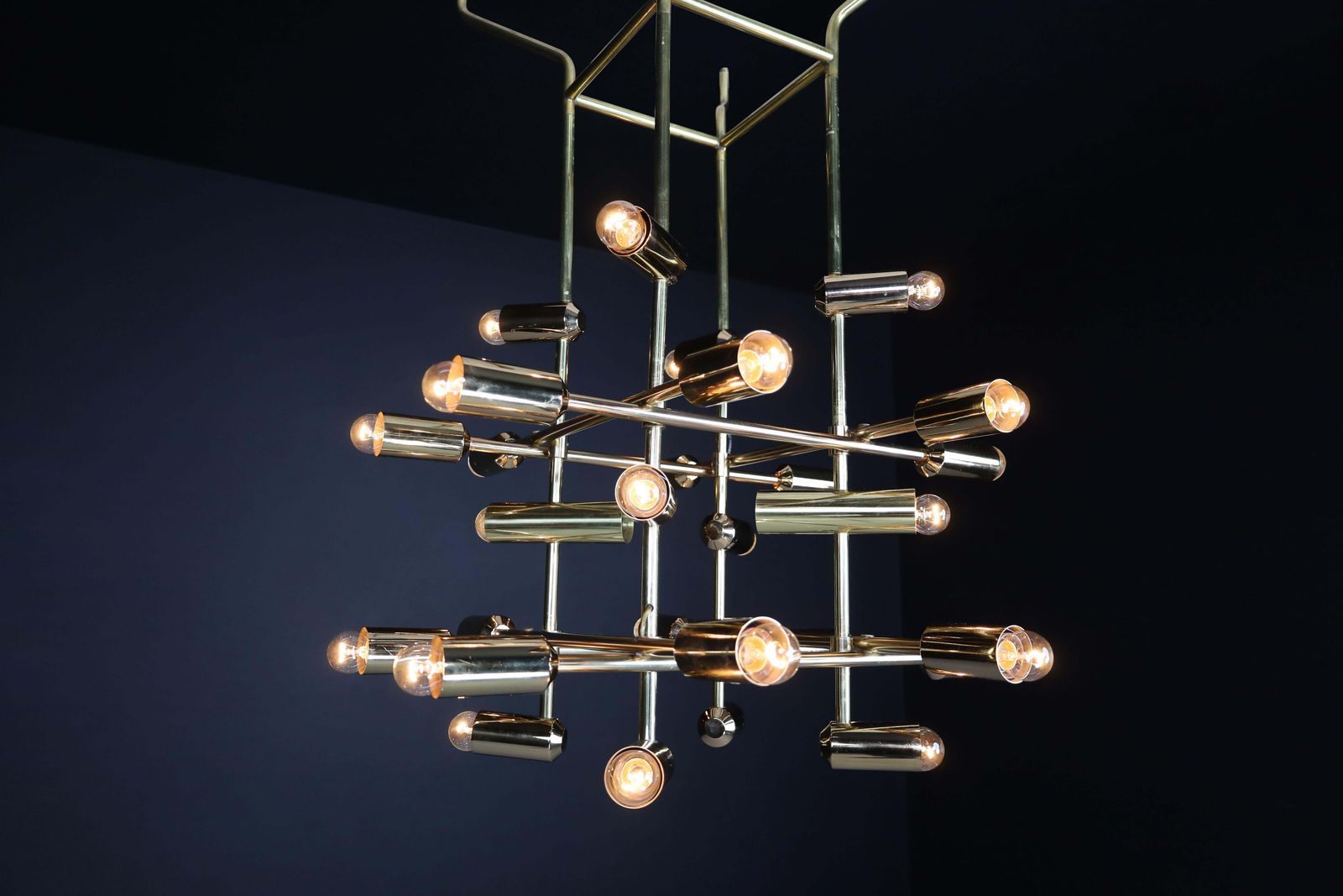 Mid Century Brass Chandelier Wit 28 Lights, Switzerland 1960s. photo vintage