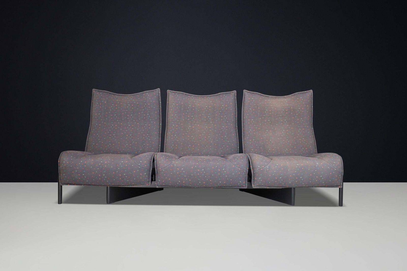 Modern 'Veranda' Sofa By Vico Magistretti For Cassina, In Original Fabric, Italy photo for sale