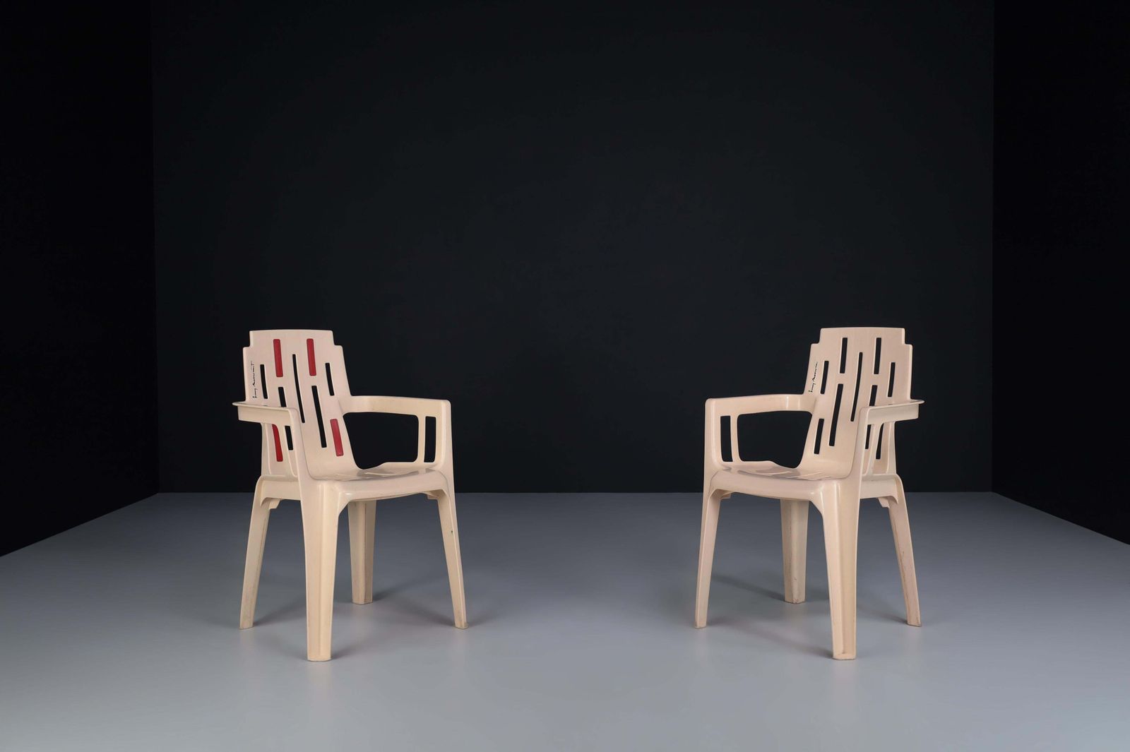 photo furniture Pierre Paulin 'Boston' Chairs For Henry Massonnet, France 1988