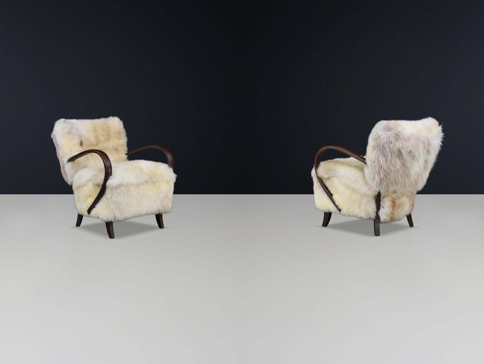 1930s Jindřich Halabala Bentwood Lounge Chairs In Sheepskin, Thonet photo vinterior