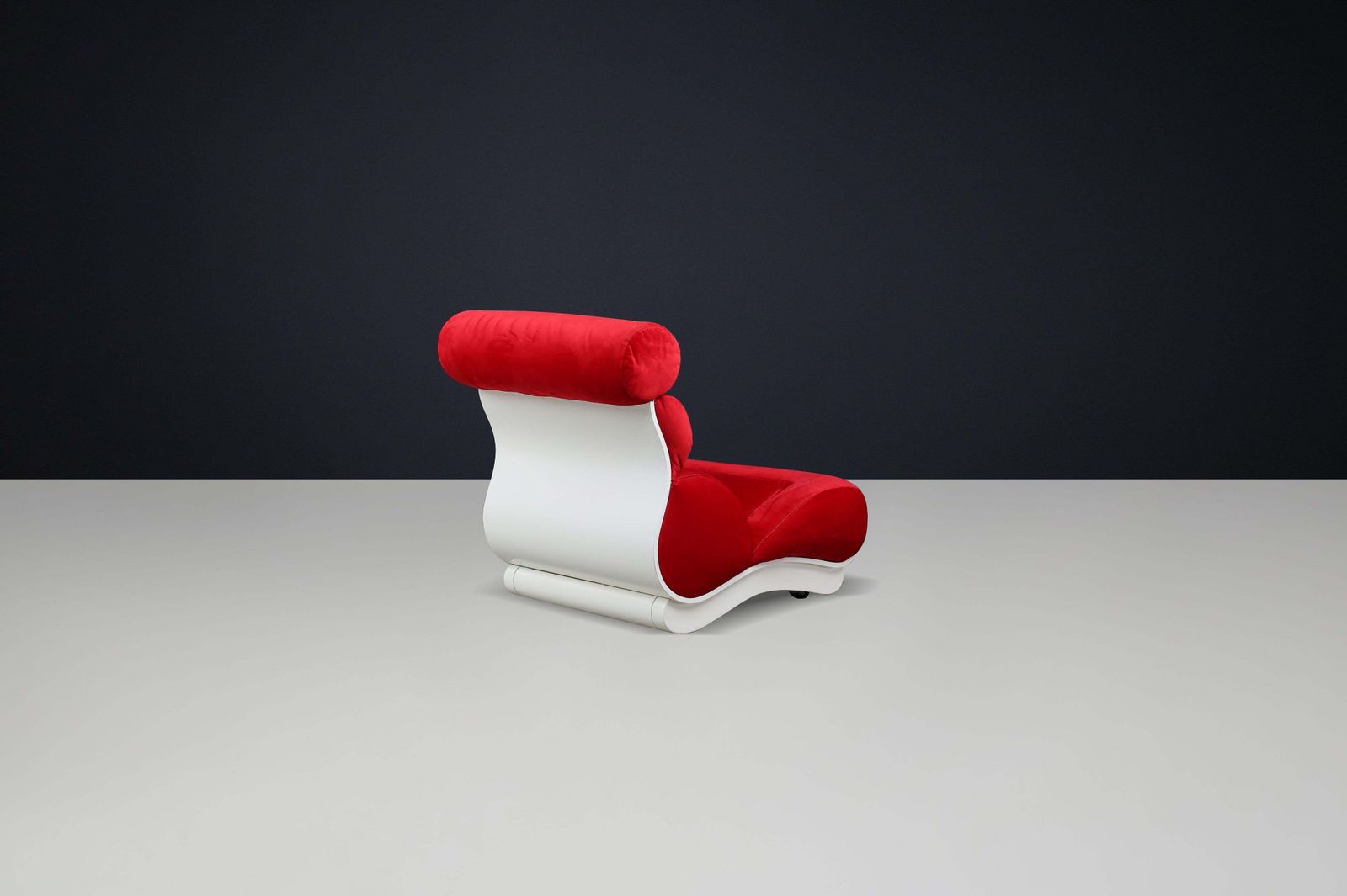 Sculptural Wave Lounge Chair In Original Red Velour With White Molded Base, 1970 photo 2732.0