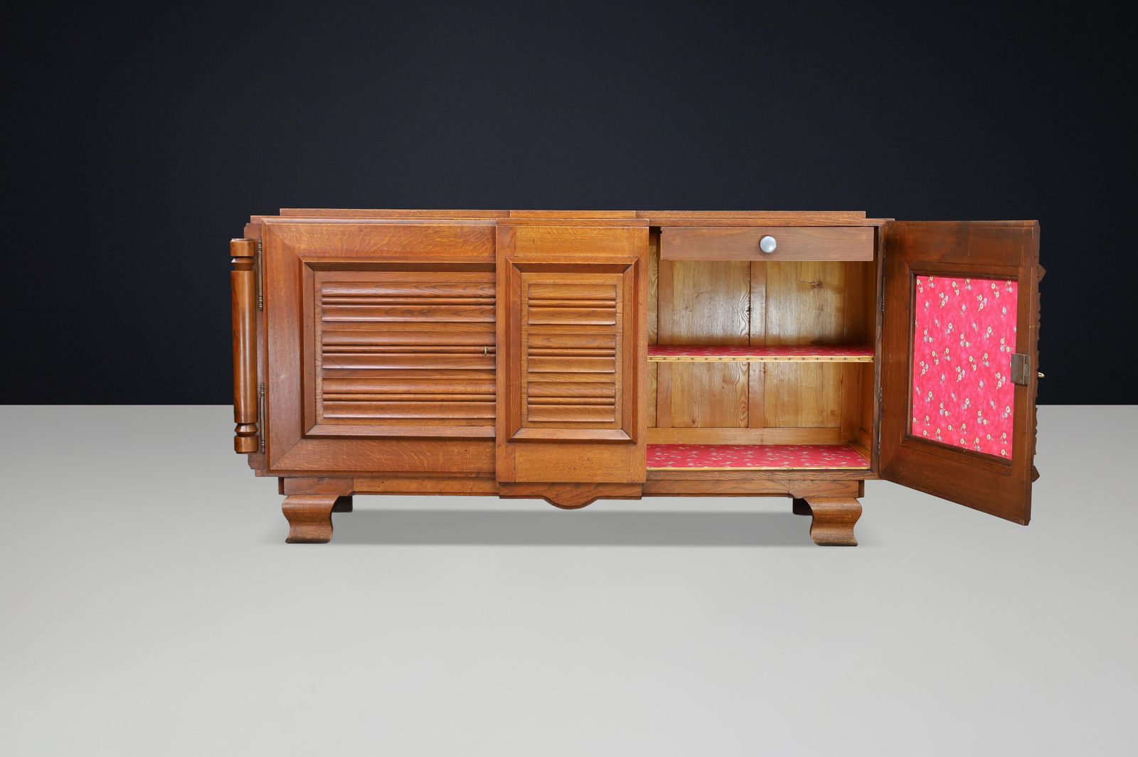 photo vinterior French Art Deco Patinated Oak Sideboard With Relief Carved Doors, 1940s
