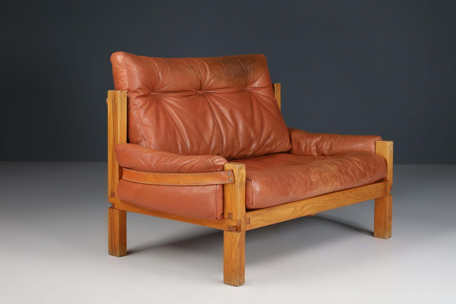 Pierre Chapo, S18y “Love Seat” Bench In Elm And Patinated Leather, France, 1970s photo for sale