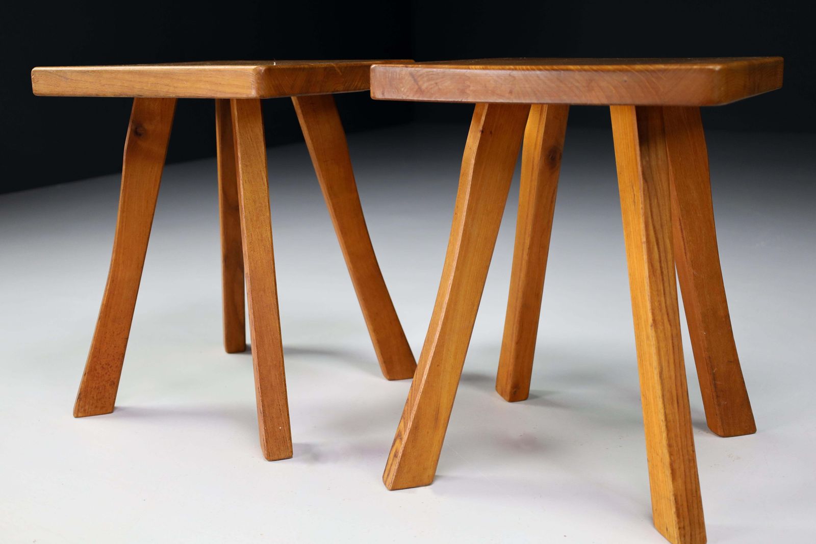 Set/4 Midcentury Elm French Stools In The Style Of Charlotte Perriand France, 50s photo vintage