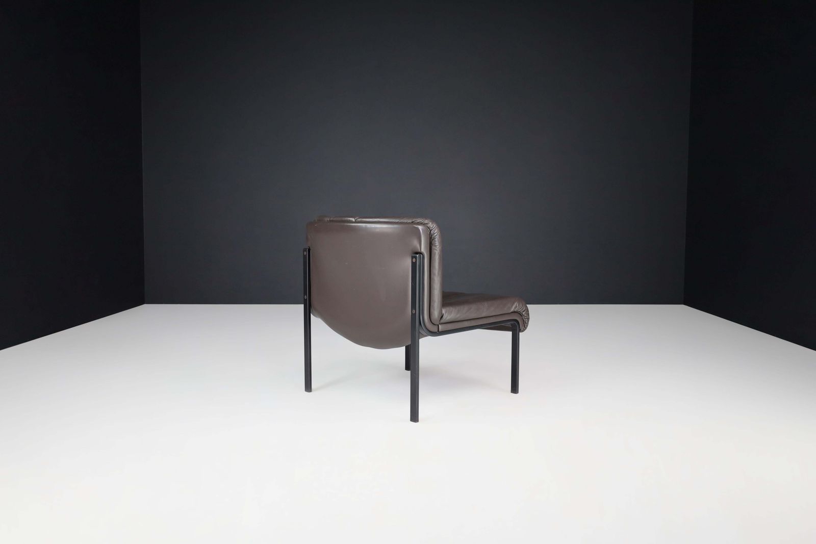 photo furniture Hans Eichenberger For Girsberger ‘Eurochairs’ In Leather, Switserland, 1970s