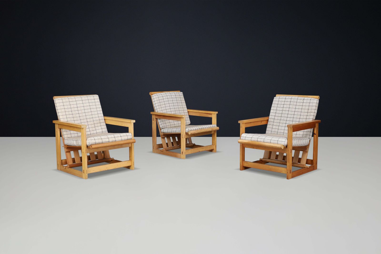 photo vintage Scandinavian Edvin Helseth Lounge Chair In Pine Model "Trybo" Norway 1960s