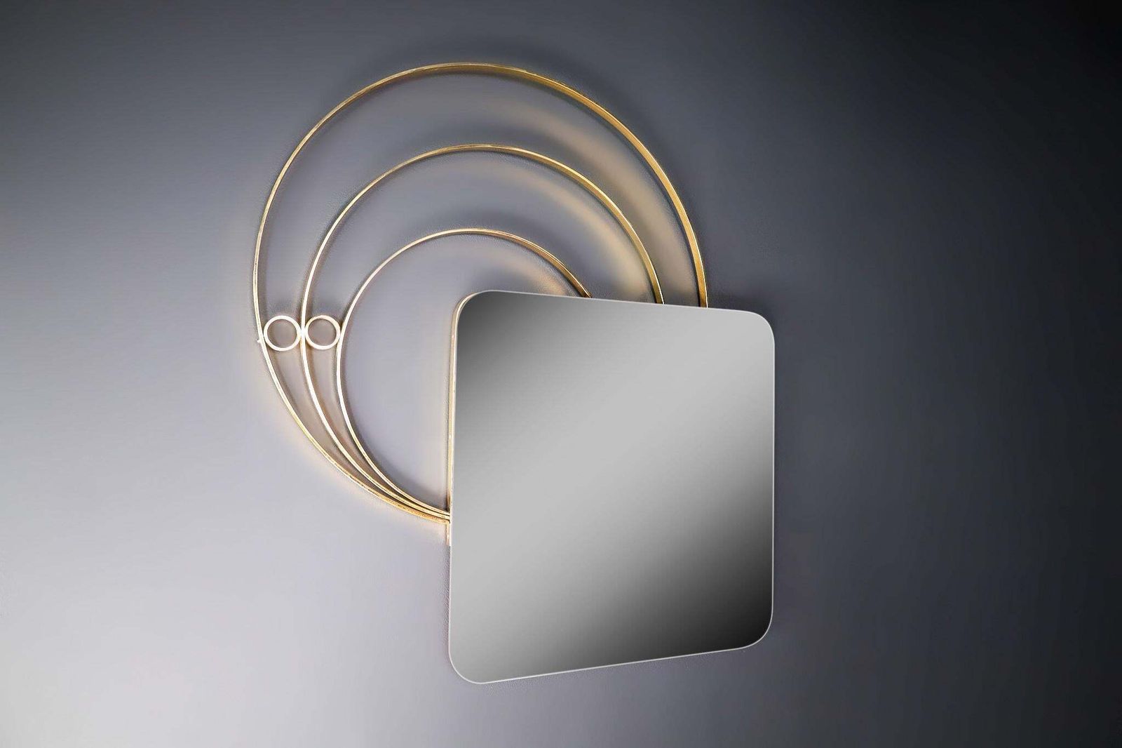 Large Italian Wall Mirror In Brass By Luciano Frigerio, Italy 1960s photo vinterior