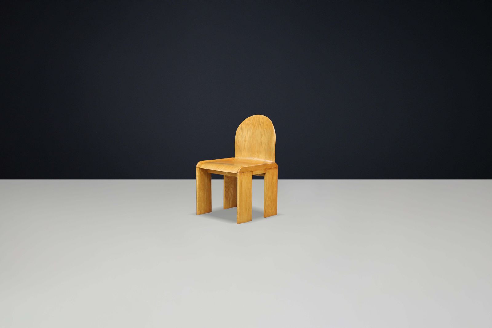 photo furniture Afra & Tobia Scarpa (Attributed) Dining Room Chairs In Ash And Plywood, Italy