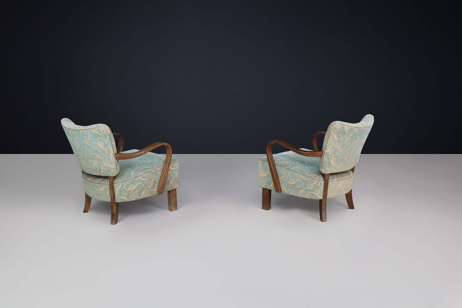 Bentwood Armchairs By Jindřich Halabala With Original Antonín Kybal Upholstery. photo 2909.0