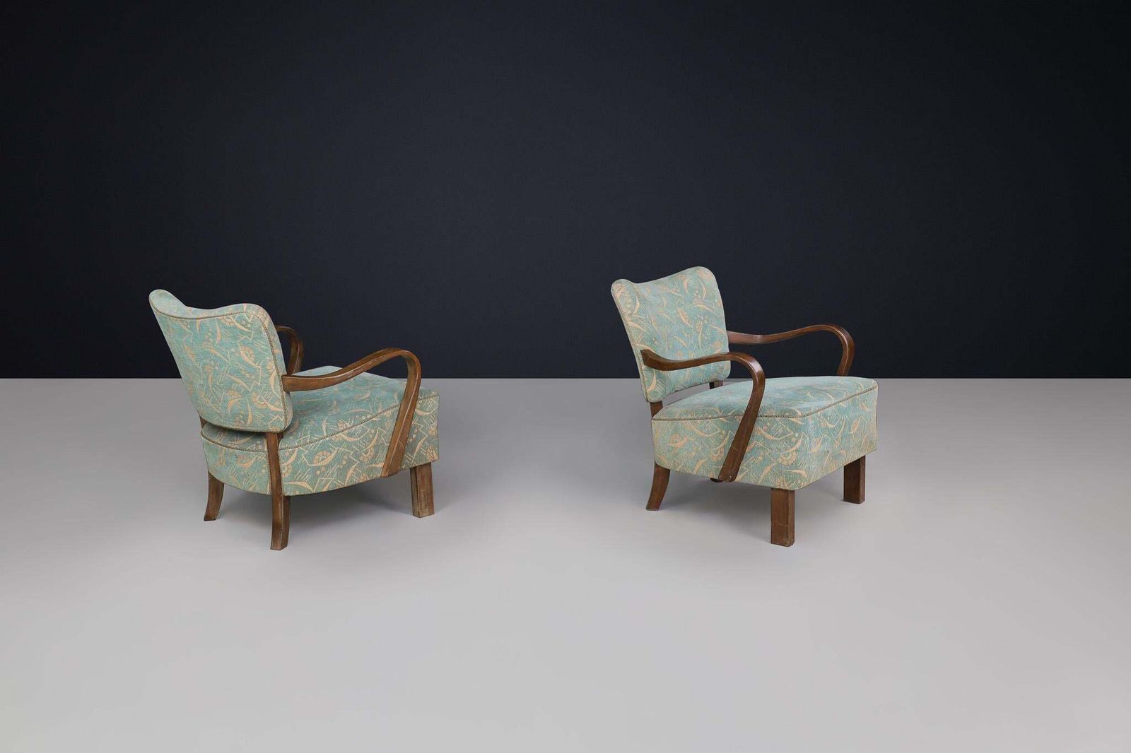 Bentwood Armchairs By Jindřich Halabala With Original Antonín Kybal Upholstery. photo vintage