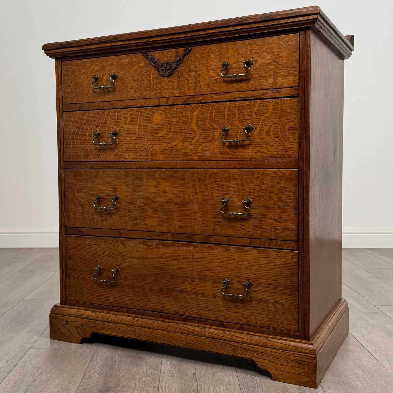 Antique 20th Century Fine Quality Chest Of Drawers In Oak photo furniture