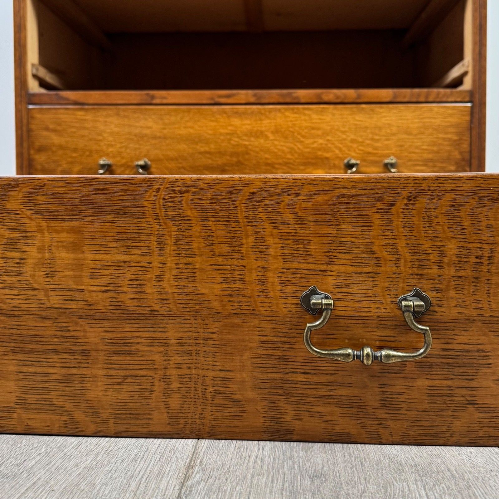 Furniture Antique 20th Century Fine Quality Chest Of Drawers In Oak photo
