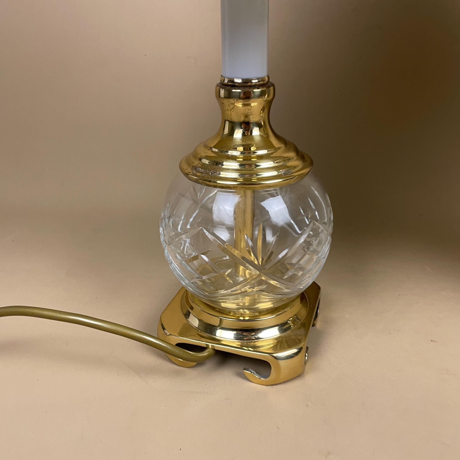 Pair Of 2 Antique Clear Cut Glass Lamps Light Bedside Table Brass Metal Gold Art Deco Round Base Vintage Elegant  Lampshade Shade Green Lamp photo 125.0