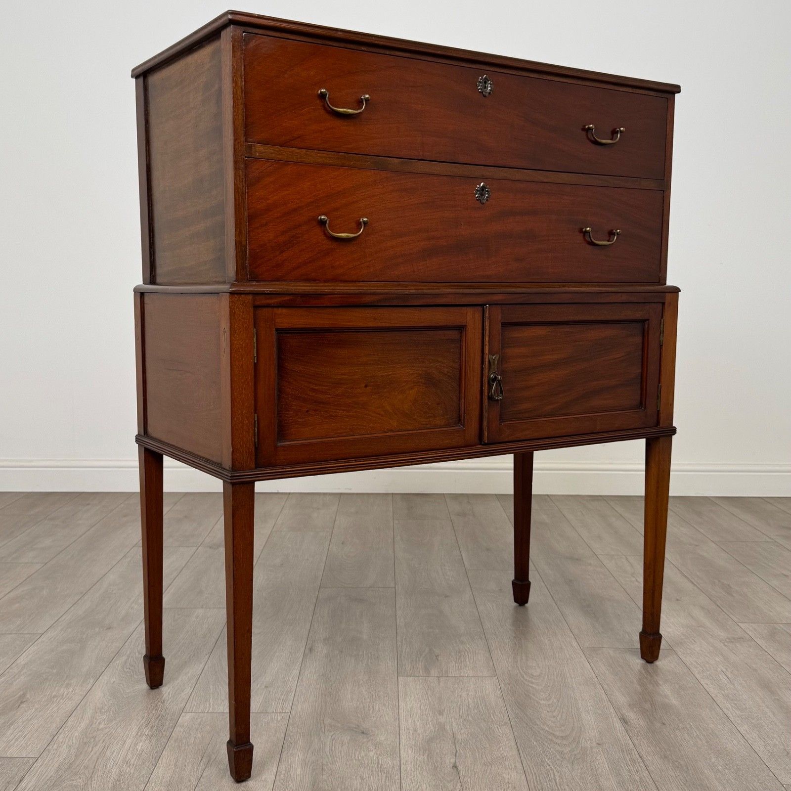 photo furniture Antique 20th Century Good Quality Cabinet In Mahogany