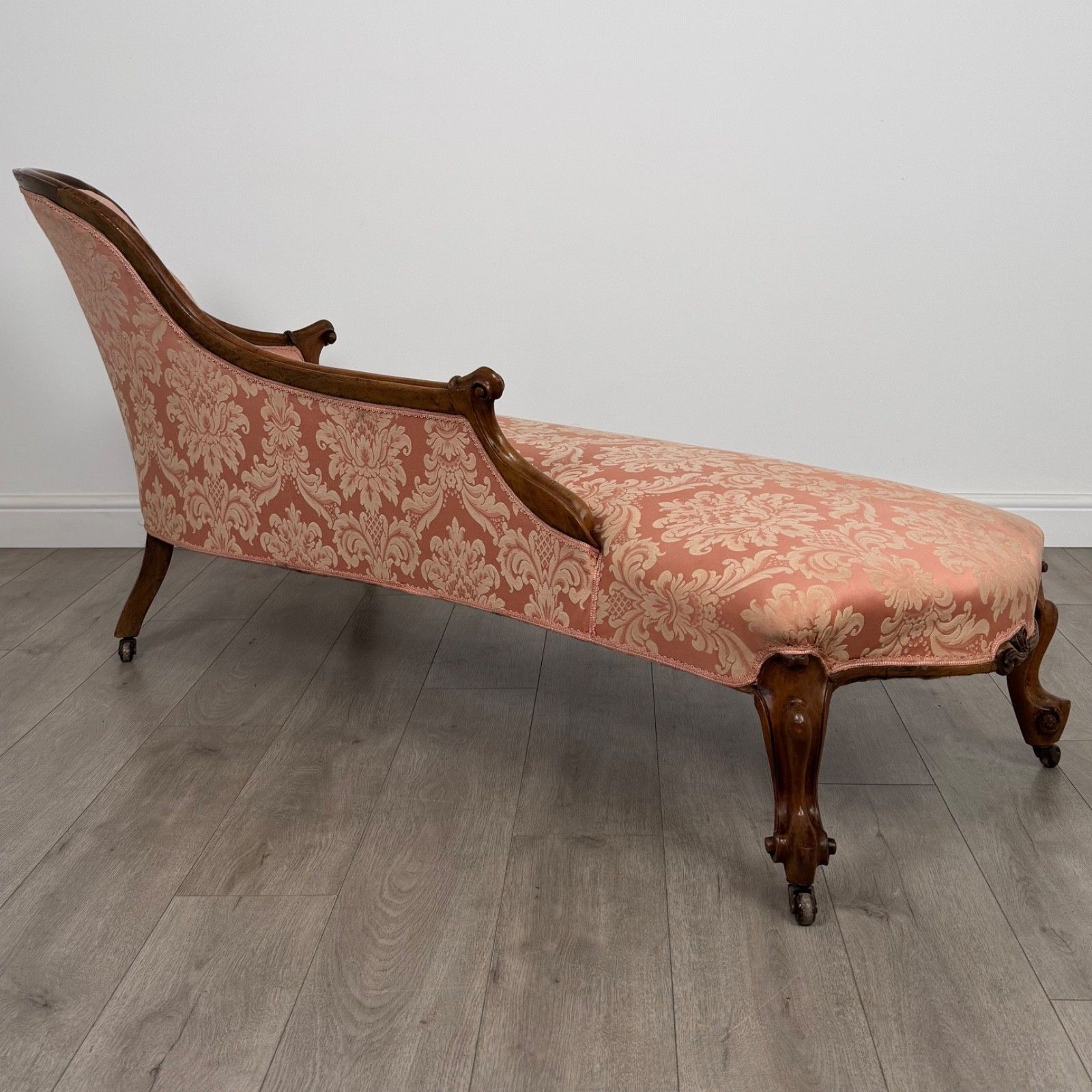 Antique 19th Century Fine Quality Chaise Lounge In Mahogany photo vinterior