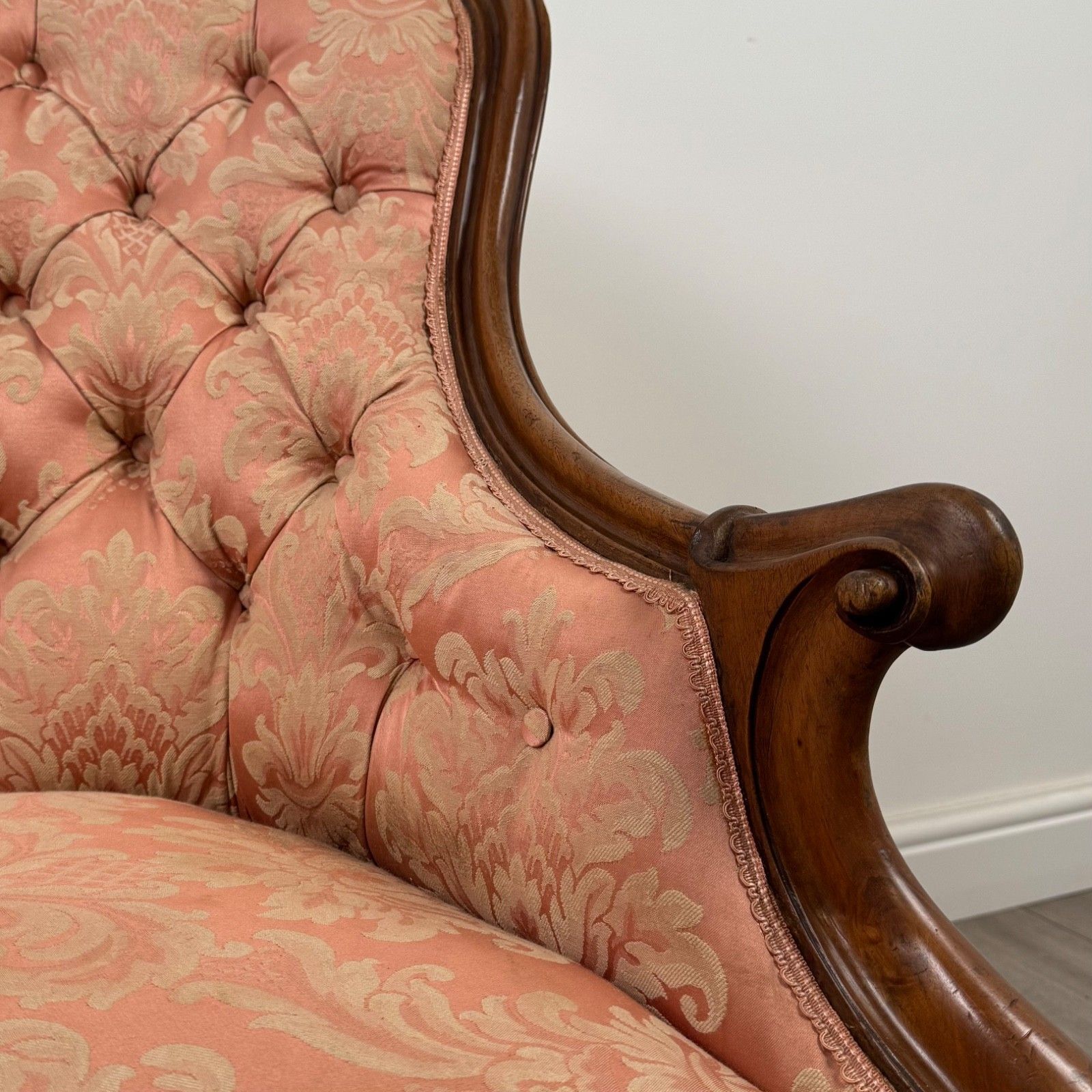 photo for sale Antique 19th Century Fine Quality Chaise Lounge In Mahogany