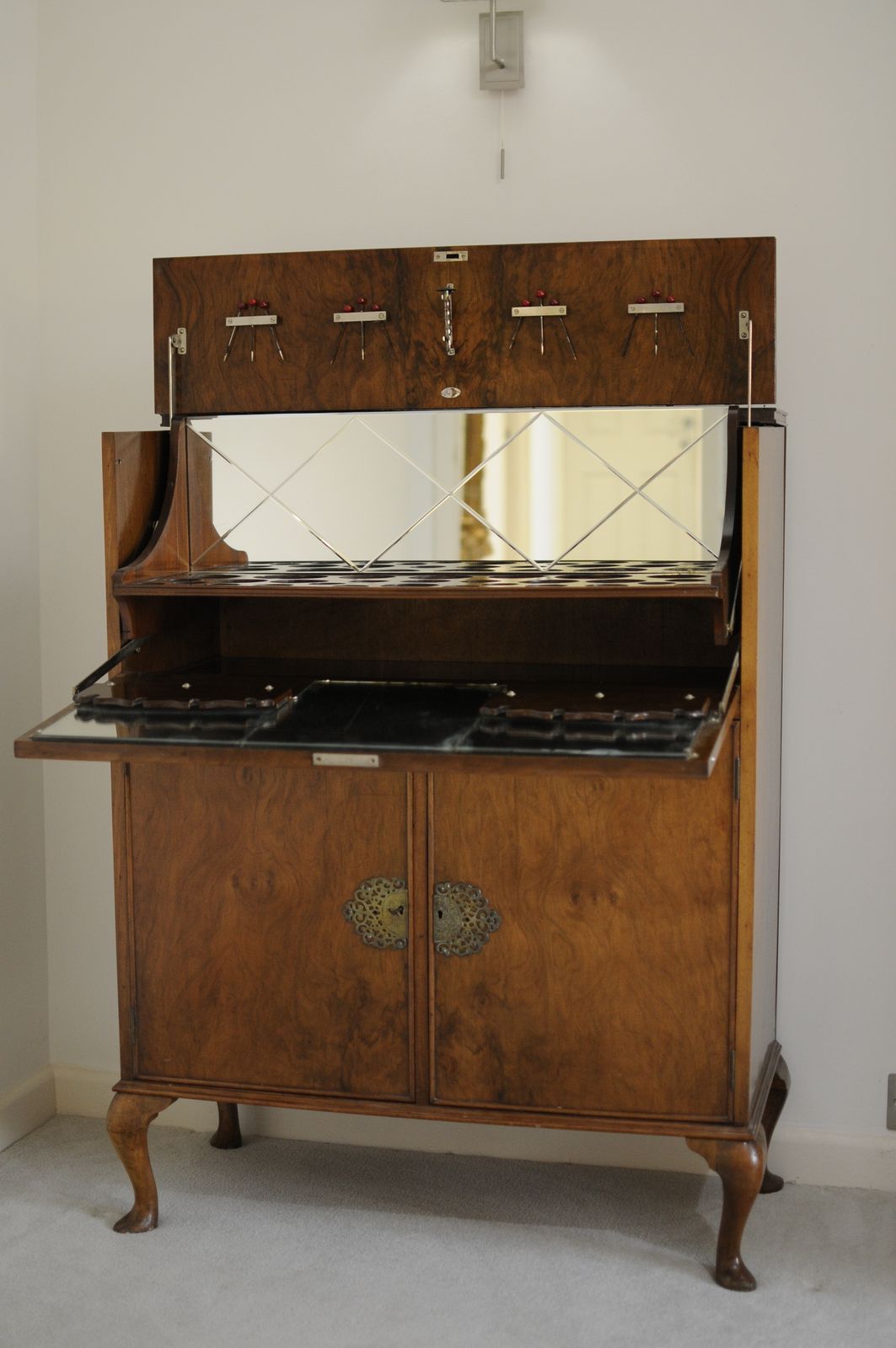 photo furniture Art Deco Cocktail Cabinet Elegant Wood Veneer With Brass Detailing D43 H117 W89
