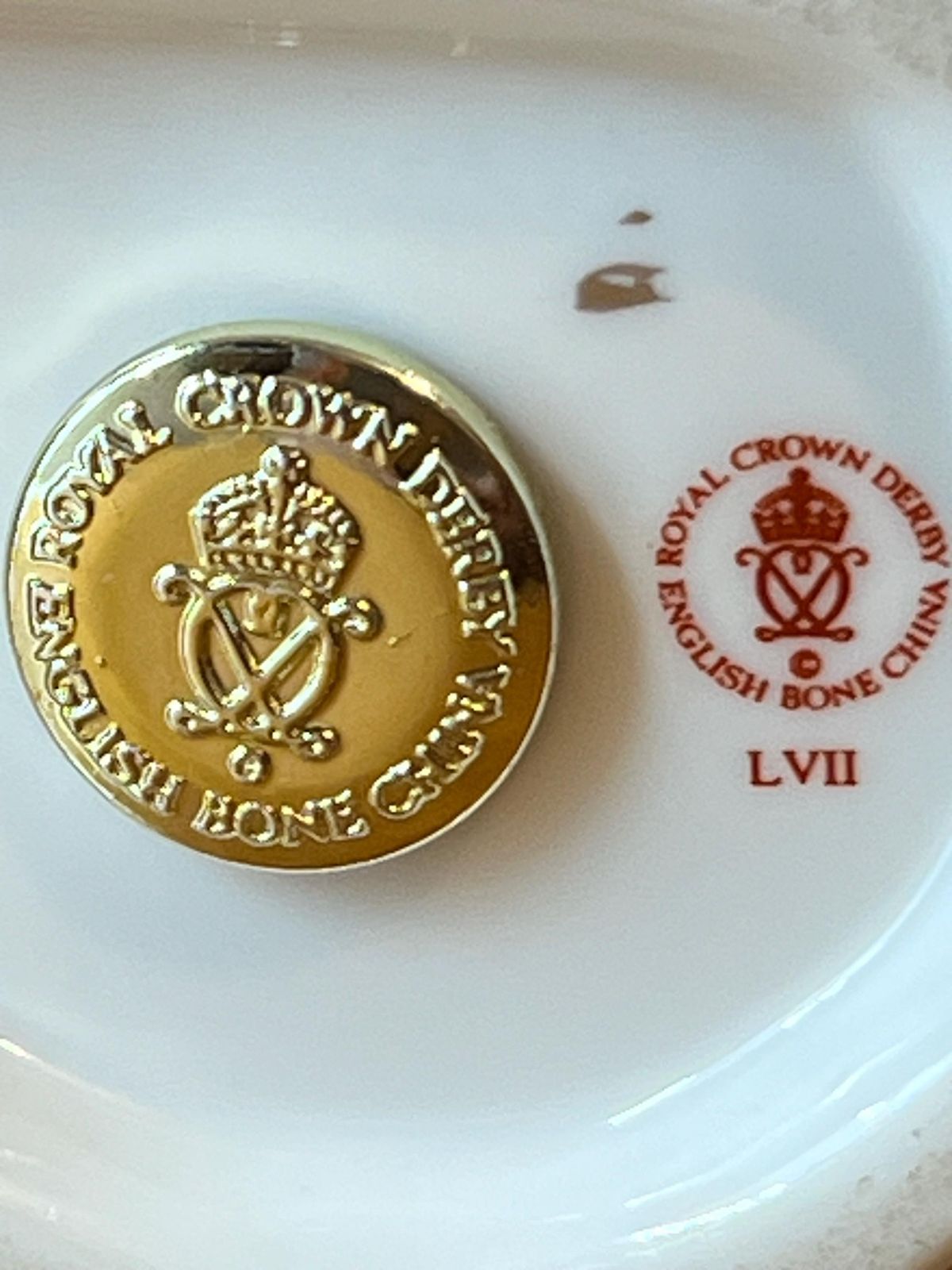 Royal Crown Derby ‘Gold Standard’ Bear First Grade. Highly Collectible C1993 photo vintage