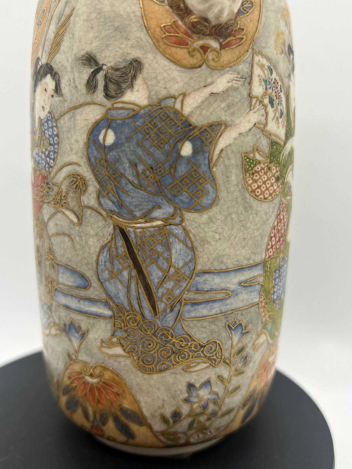 A Beautifully Decorated Meiji Period Satsuma Vase C1850 photo vinterior