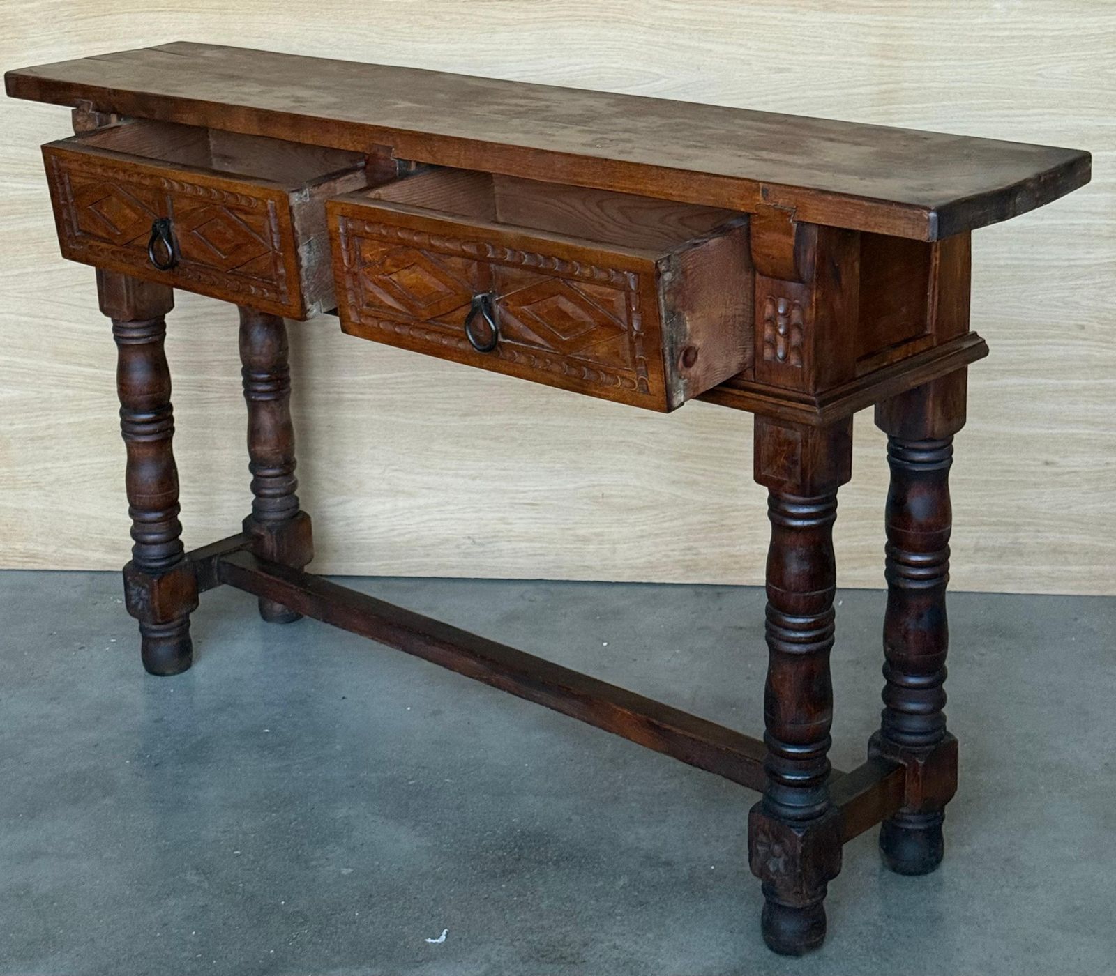 photo furniture Console espagnole du début du XXe siècle, 2 tiroirs, pieds tournés