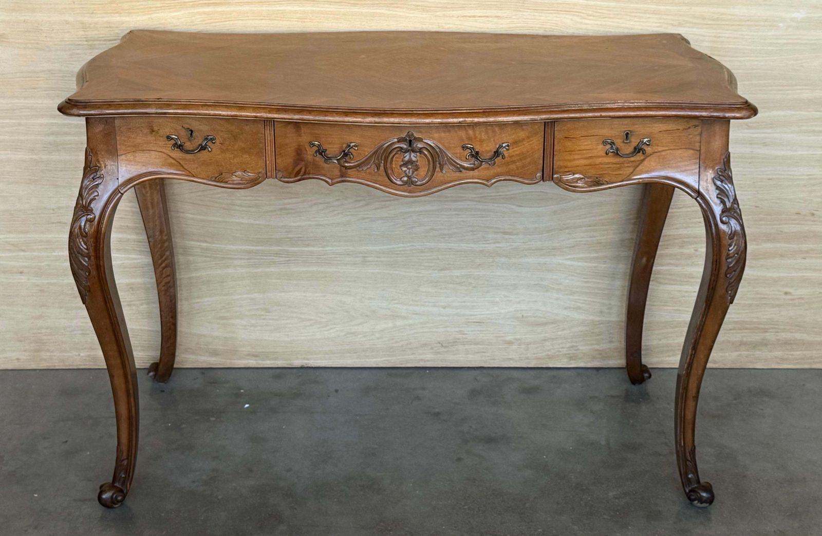 Bureau en bois de style Louis XV, France, XXe siècle, 1920 photo furniture