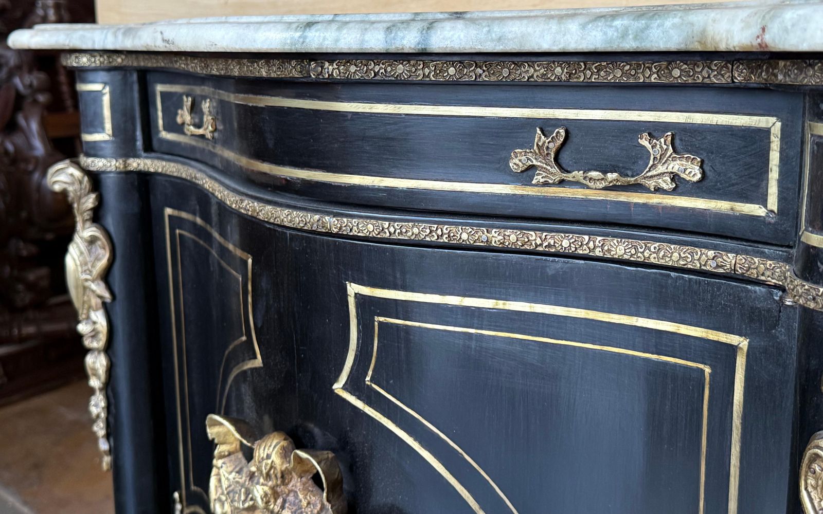 photo for sale Armoire française d'époque, style Napoléon III, avec incrustations métalliques, XIXe siècle
