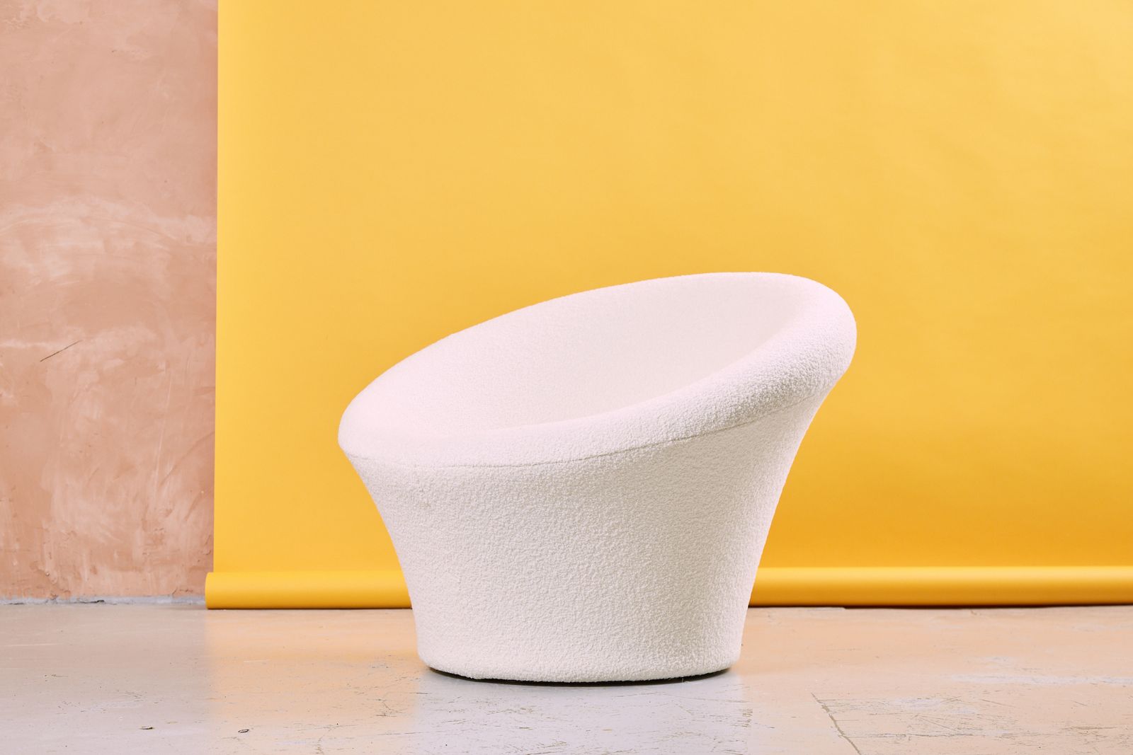 Pair Of Artifort Pierre Paulin Mushroom Chairs In White Bouclé Wool   Mid Century Mcm photo 4000.0