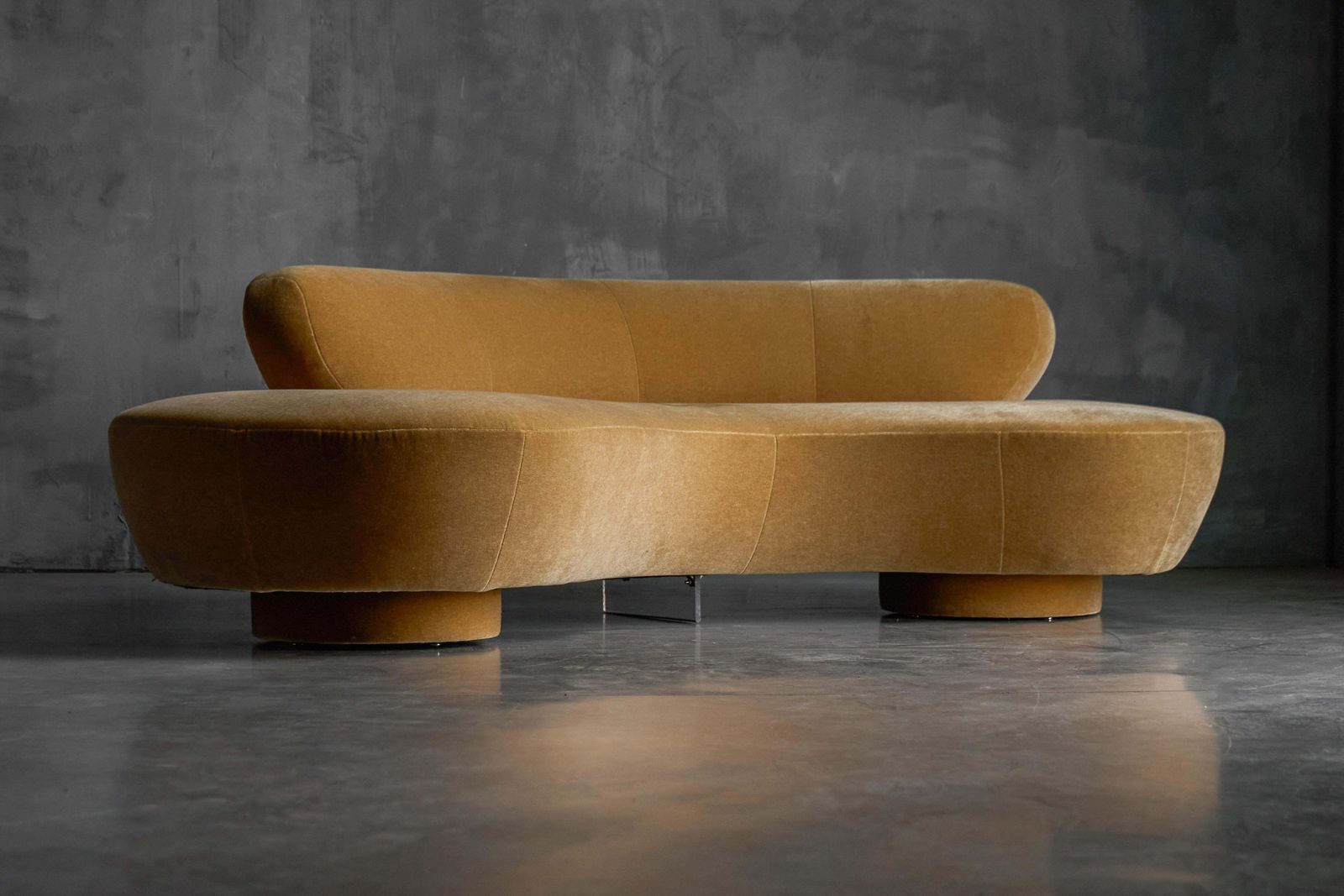 Serpentine Sofa By Vladimir Kagan For Directional, United States, 1980s photo vinterior