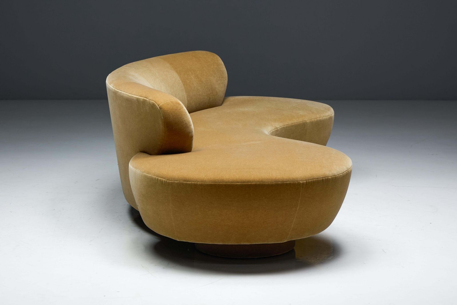 photo vintage Serpentine Sofa By Vladimir Kagan For Directional, United States, 1980s