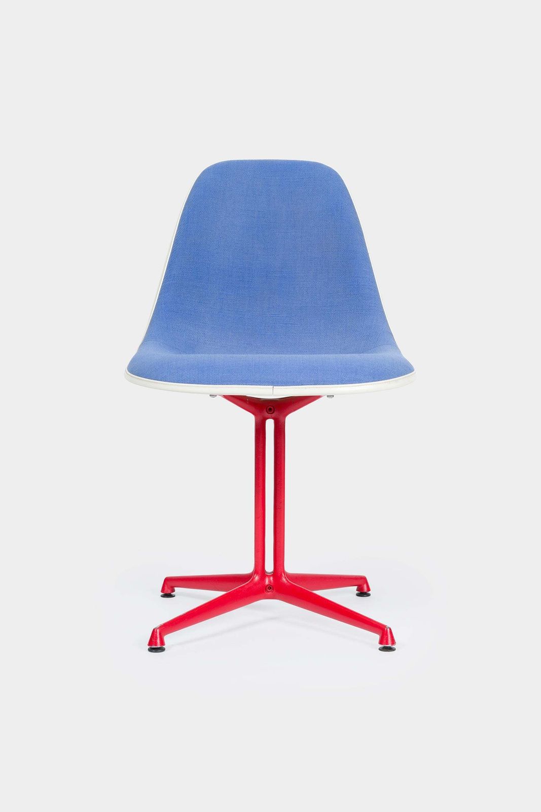 Charles & Ray Eames, Herman Miller, Blue La Fonda Chair, New York, 60s photo Furniture