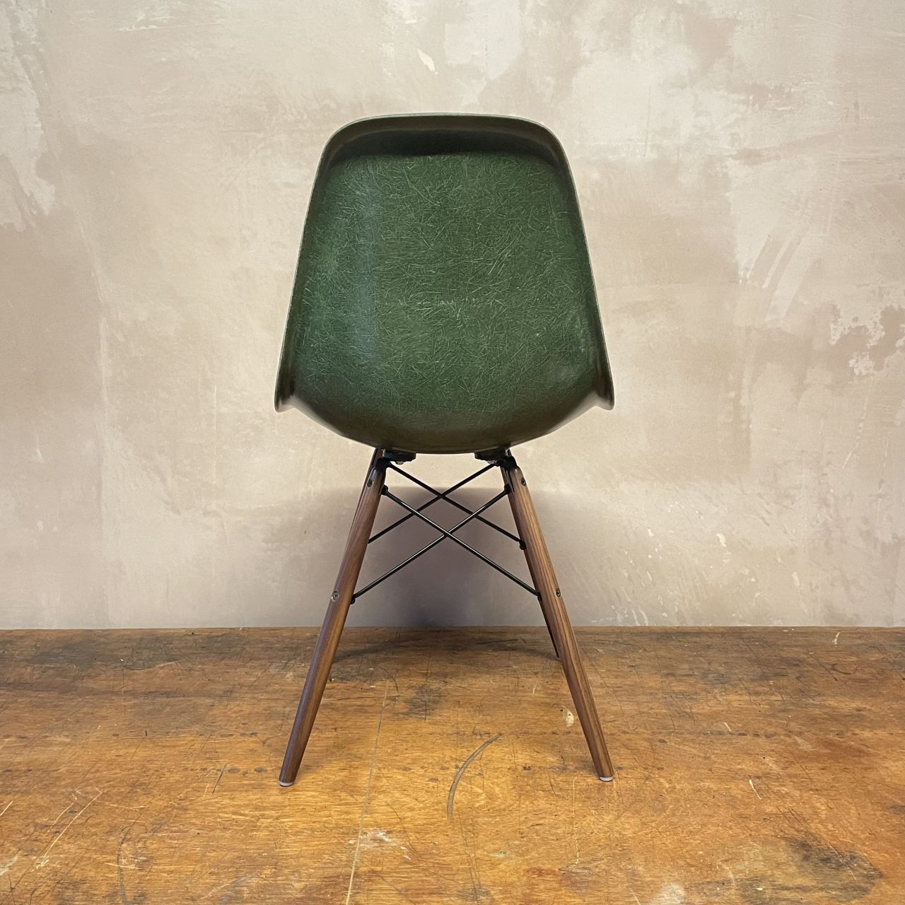 Eames Herman Miller Dsw Side Chair In Kelly Green photo vinterior