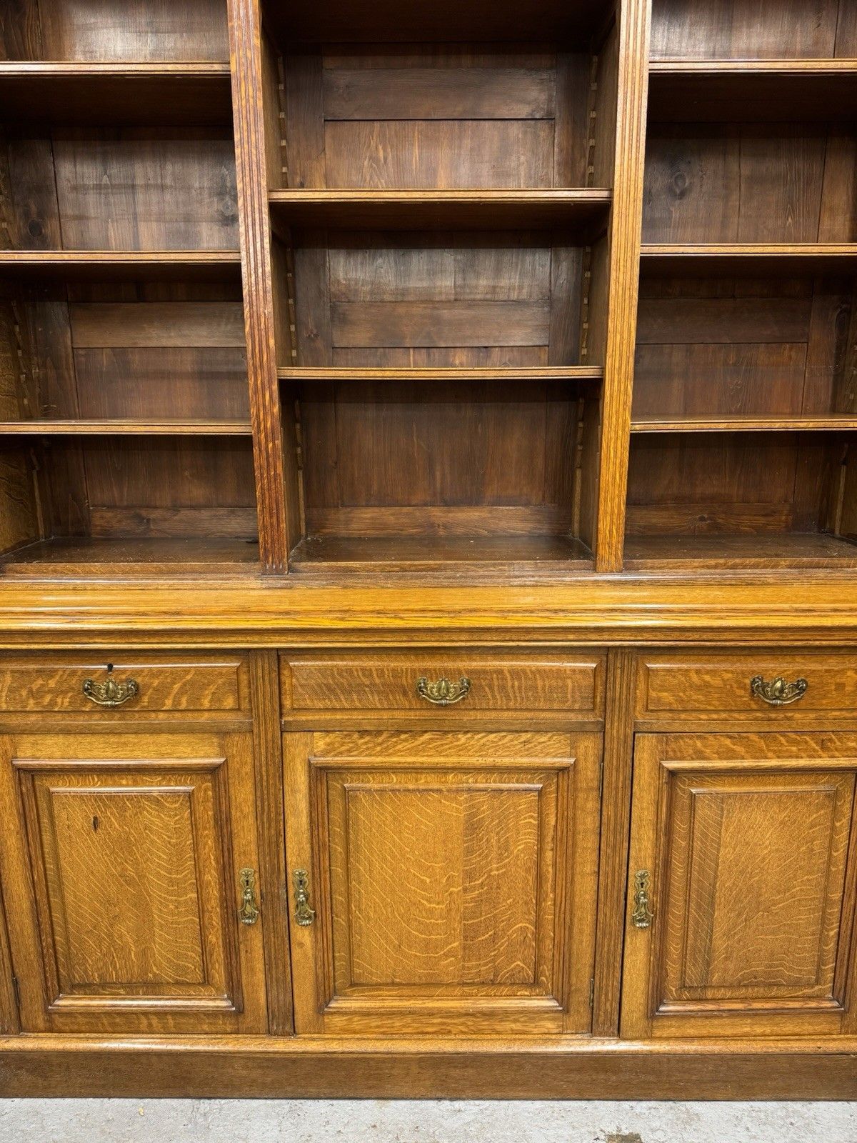 photo vintage Victorian Solid Oak Breakfront Library Bookcase, Tv Stand, Sideboard Display