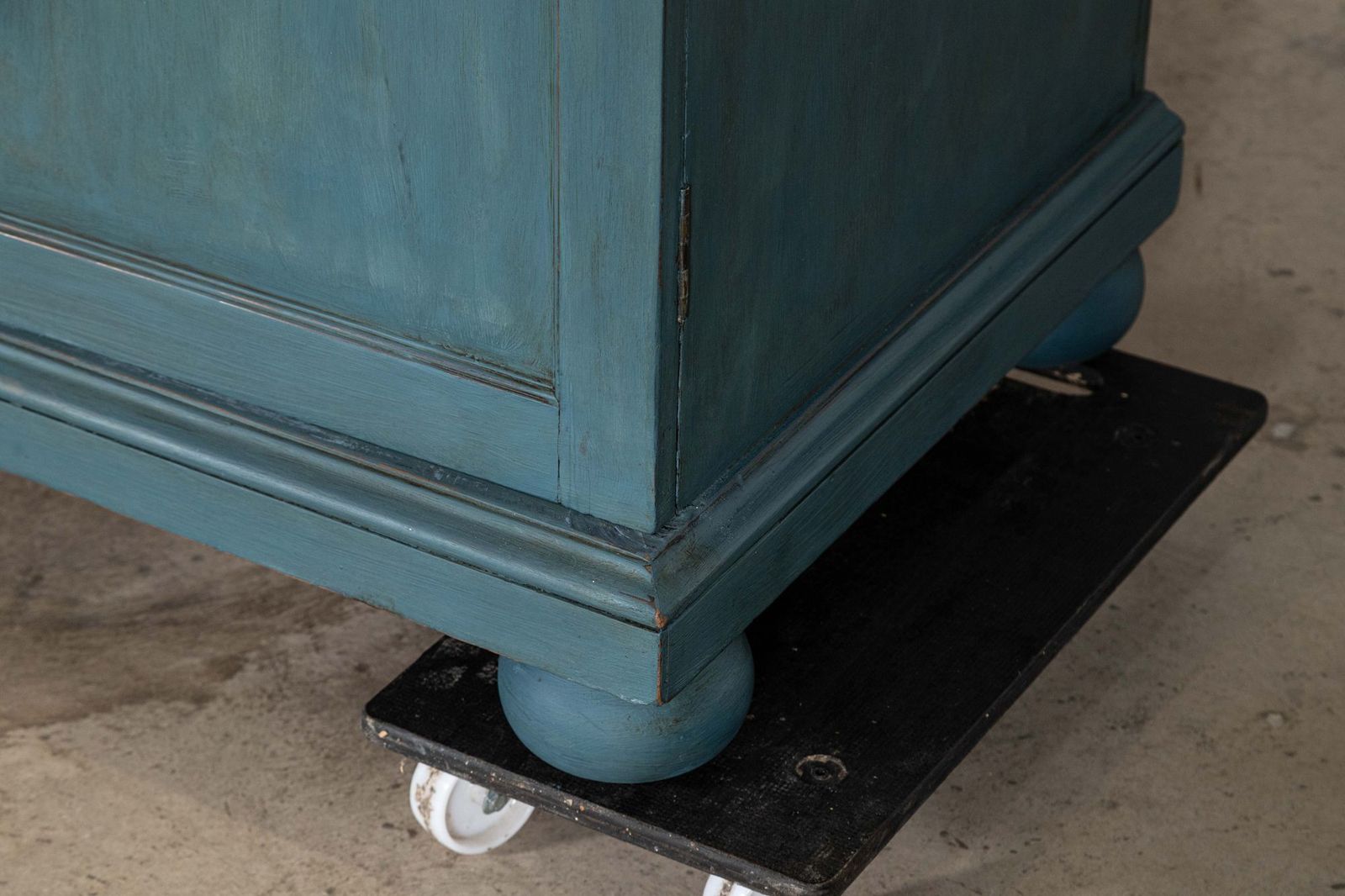 3853.0 19thc English Mahogany Painted Linen Cabinet (Green/Blue) photo