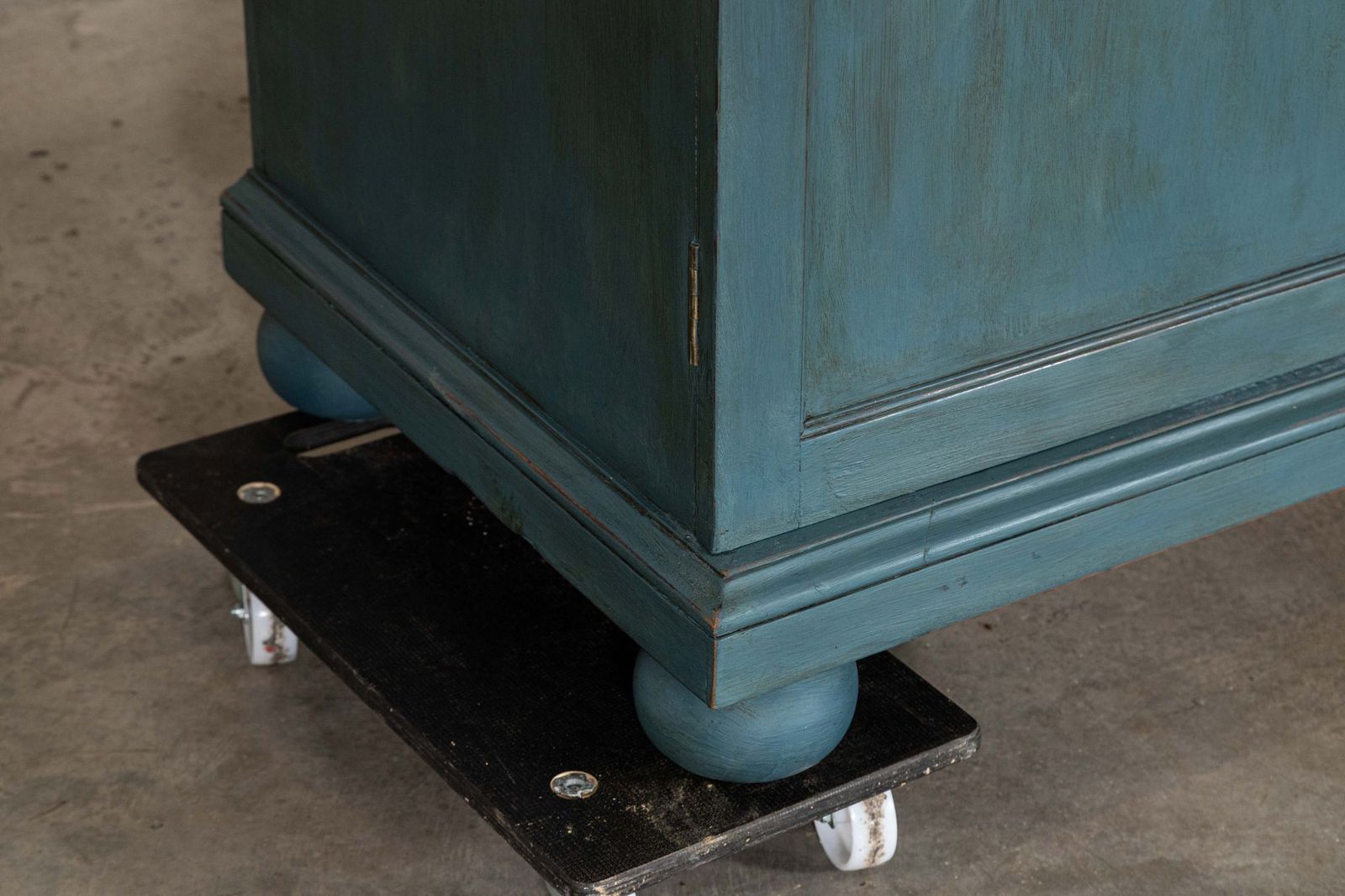 photo vinterior 19thc English Mahogany Painted Linen Cabinet (Green/Blue)