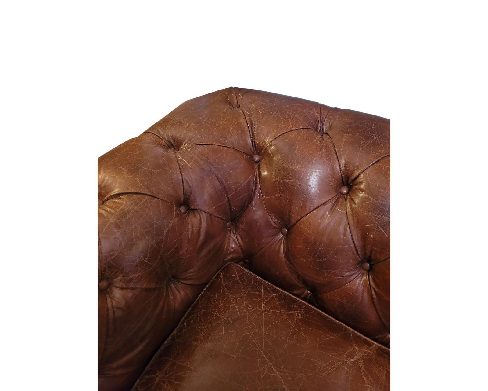 Vintage Style Leather Chesterfield Sofa photo vinterior