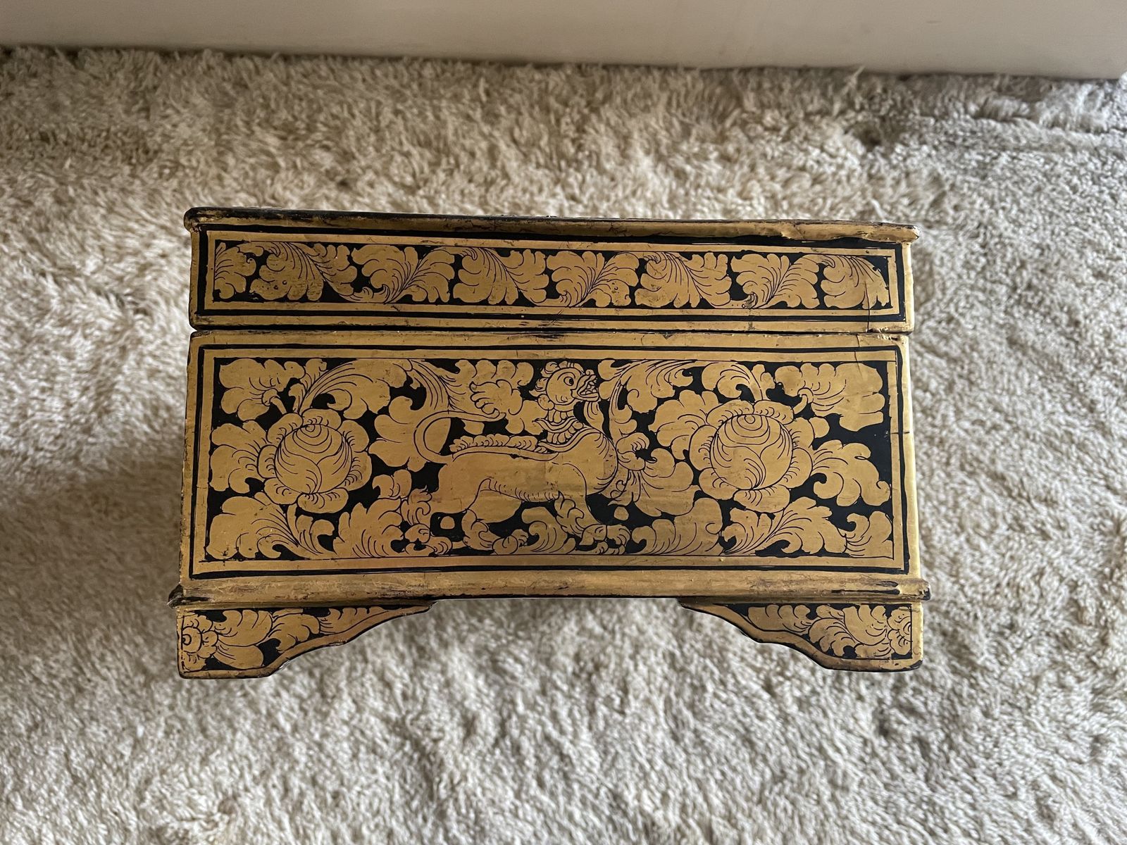 Burmese Gilt Lacquer Box With Four Cups And Key, 20th Century photo Home Decor