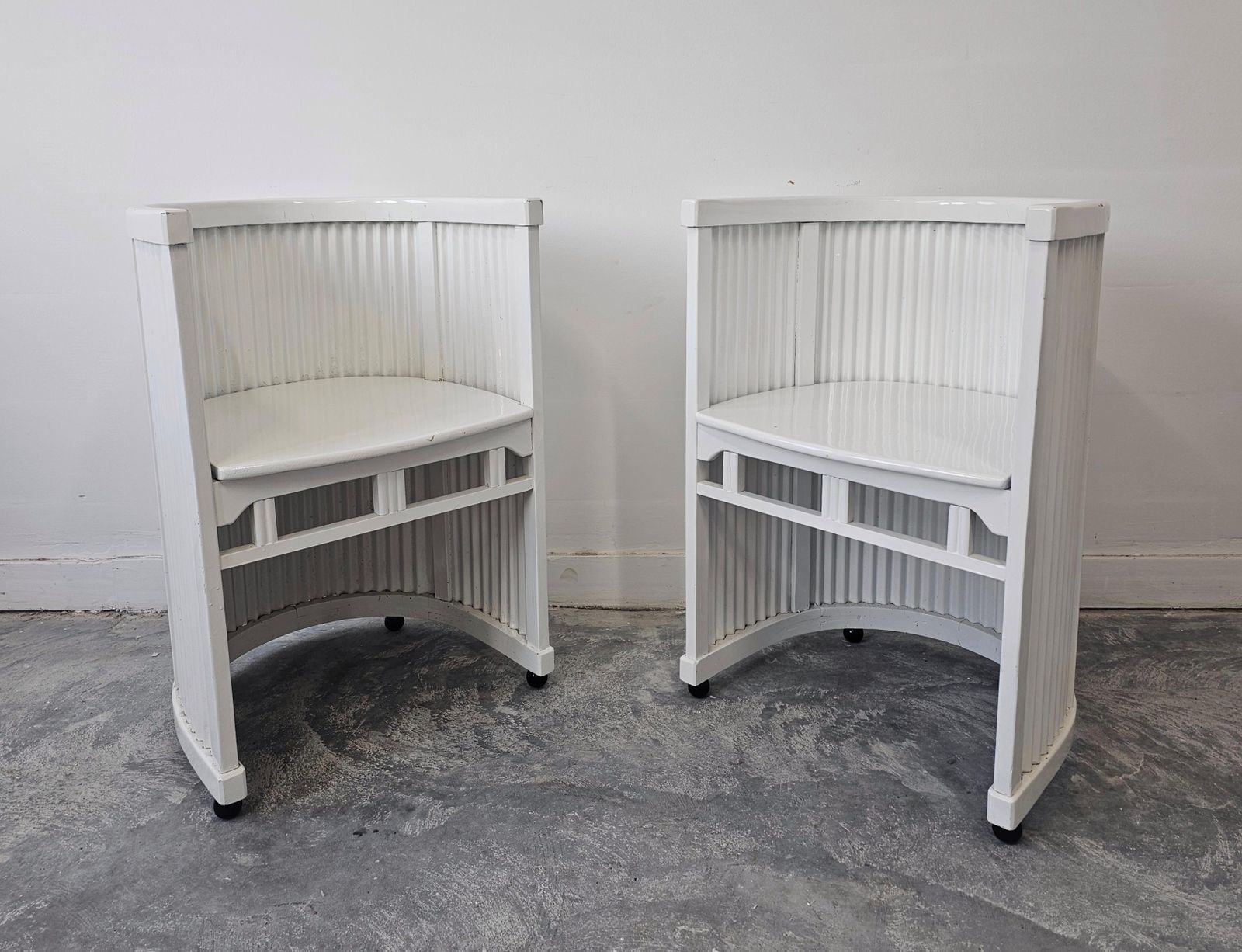 photo vinterior Pair Of Antique Side Horseshoe Shaped Chairs, Attr. To Hans Gunther Reinstein