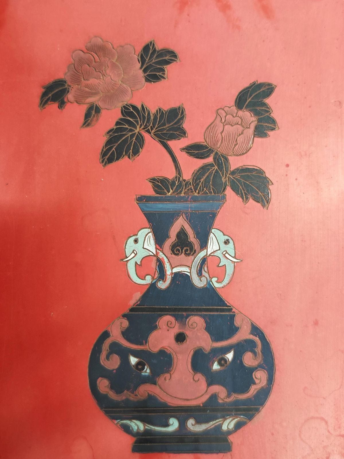 photo vinterior Antique Nightstands In Red Lacquer And Hand Painted Ornaments, China 1800s
