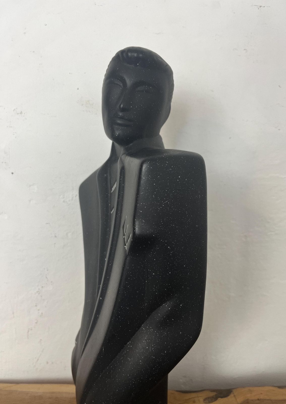 photo vintage Vintage Retro Gentleman Postmodern Figure, Art Deco, Memphis Style Sculpture, Lindsey B Balkwill Style, London Designer