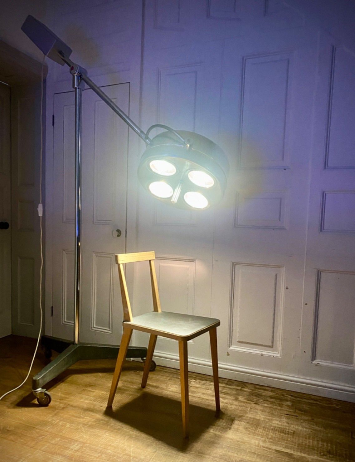 Super Cool Mid Century Chrome Aluminium Operating Theatre Floor Lamp Boom Light.