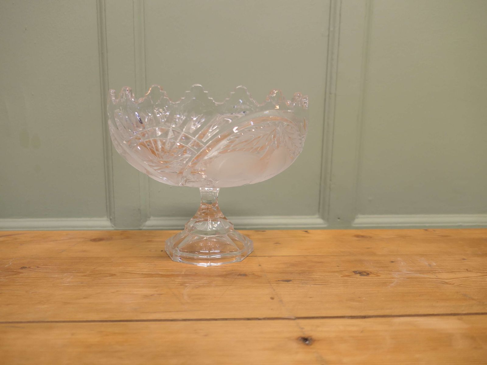 Large French Tazza Etched Cristal Pedestal Fruit Dish photo vinterior