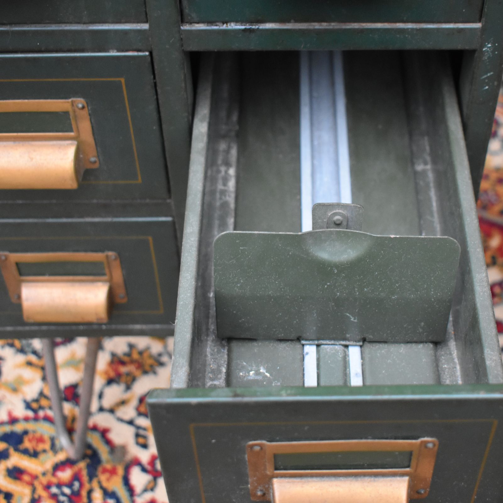 photo vinterior Vintage 1934 Roneo Green Steel Filing Bank Of Drawers Bedside Cabinets Pair