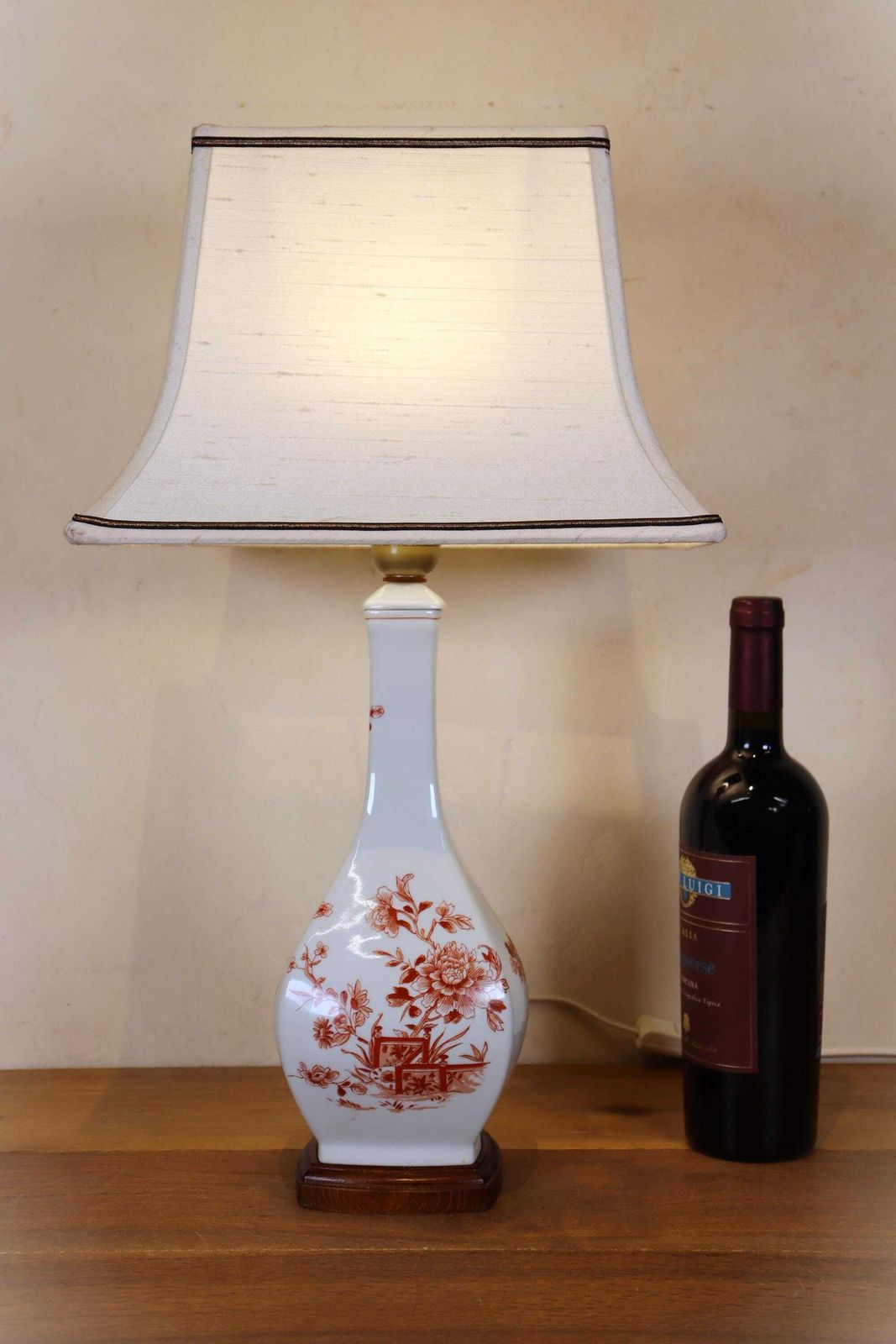photo for sale Portugese Chinoiserie Asian Style Vintage Porcelaine Table Or Desk Lamp (St.249)